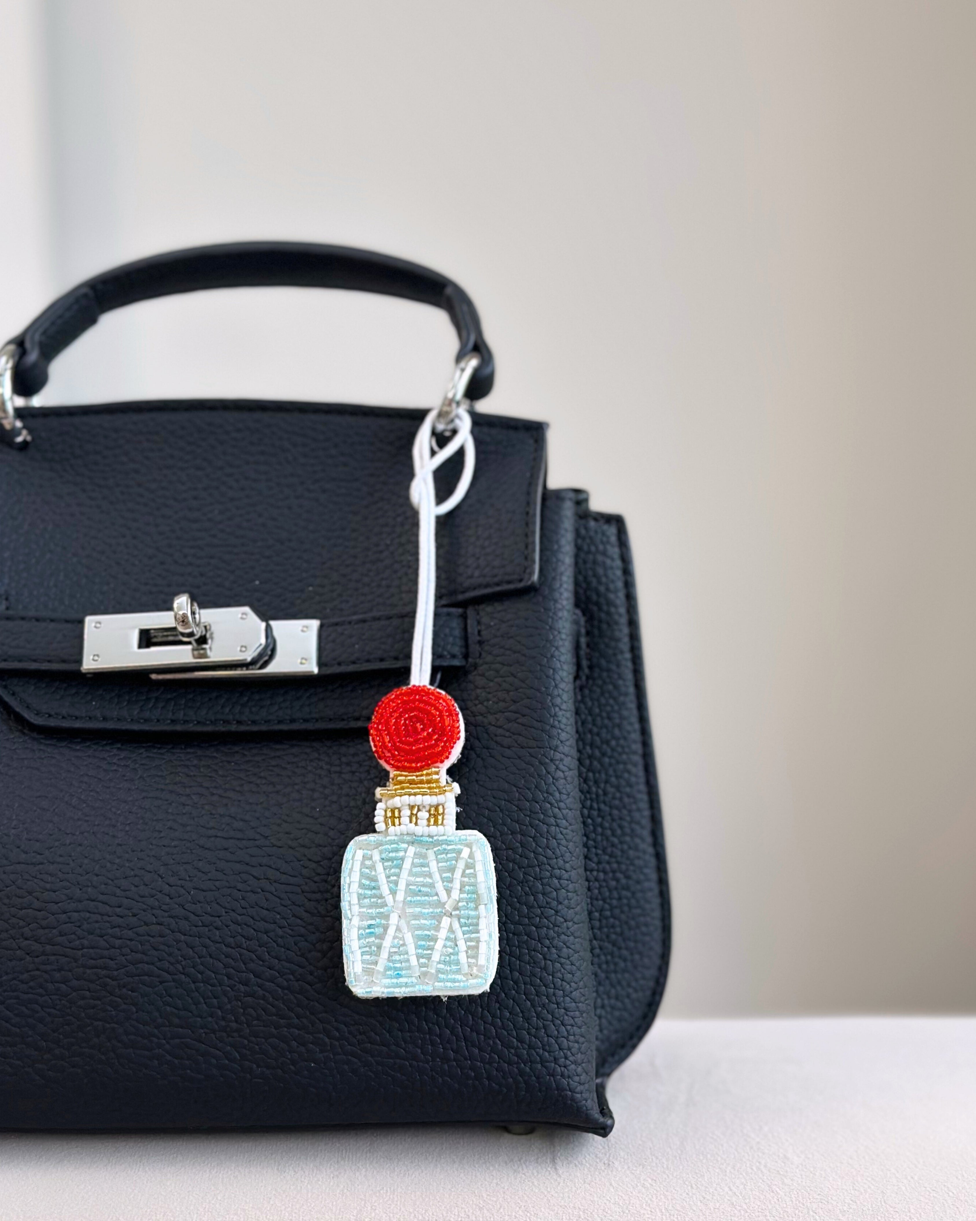 Éclat Essence Charm