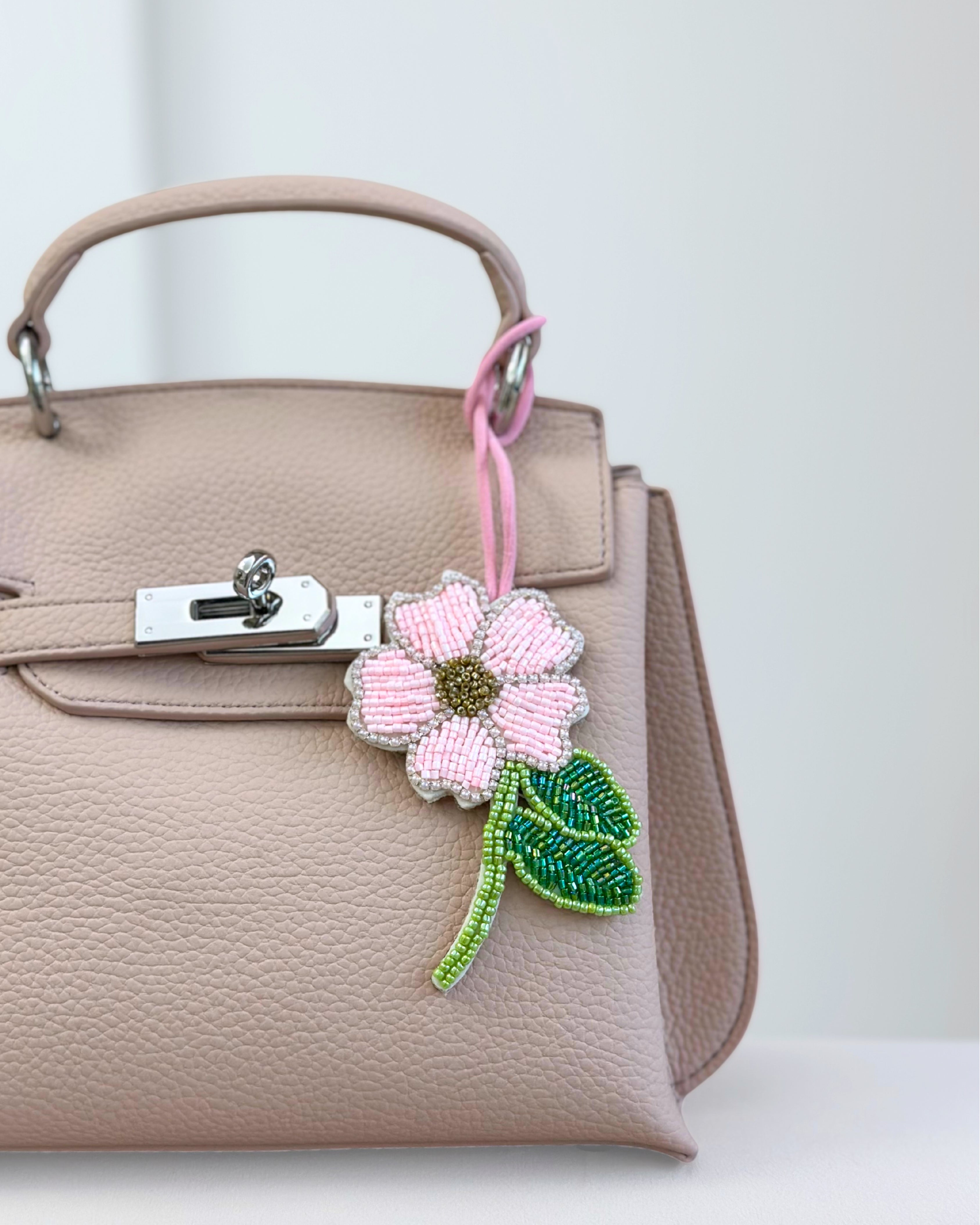 Fleur Élancée Charm